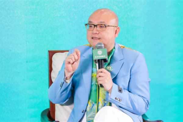 雕琢生活美学致敬时代工匠不朽情缘正版卓木王以匠心(图2)