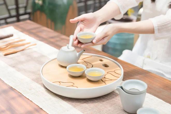 习惯的男人多半人品不好不管是谁都别深交mg不朽情缘游戏网站登录吃饭时有三个(图4)